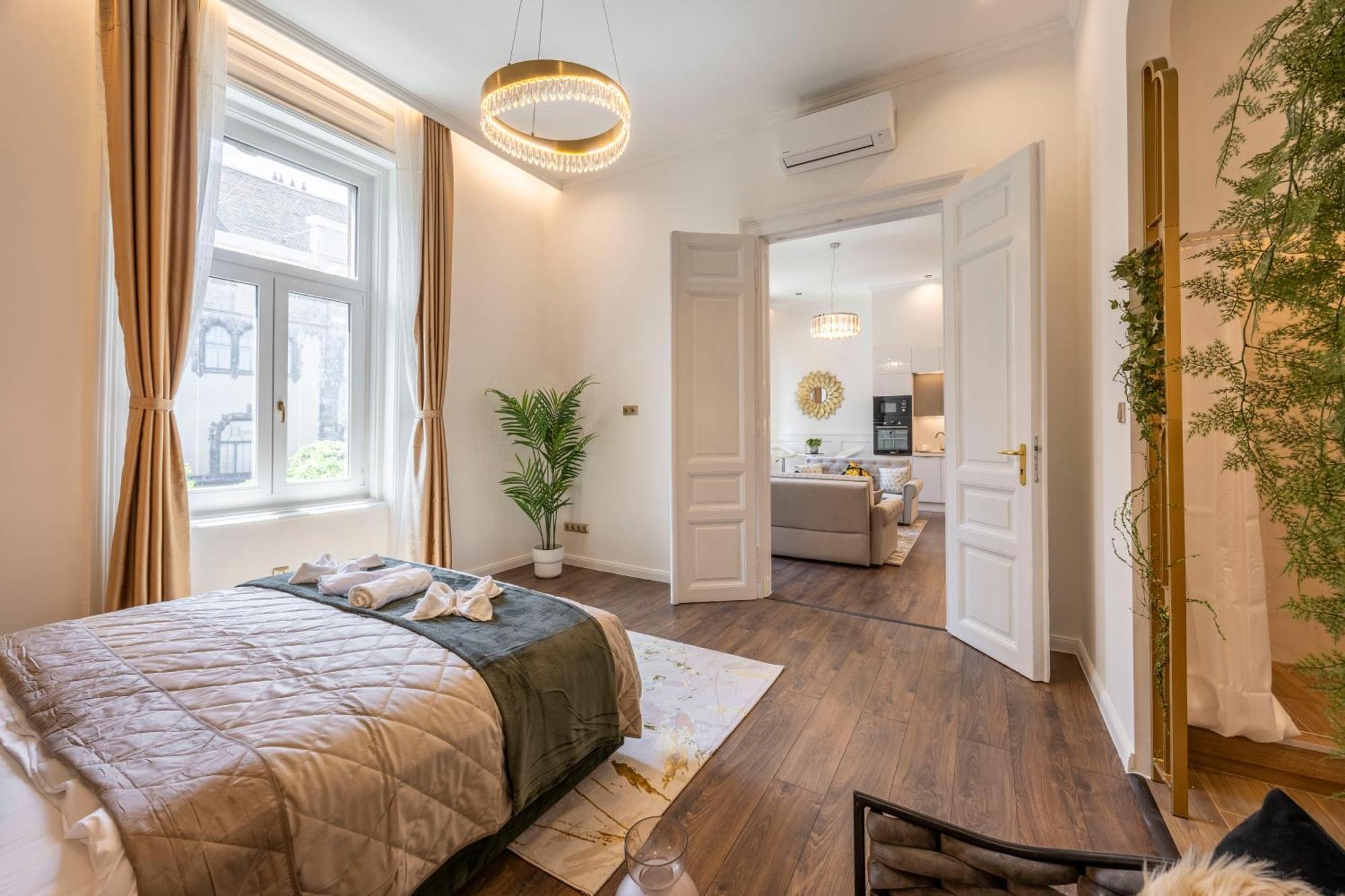 High-end Luxurious Quentin In The Heart Of * Boedapest