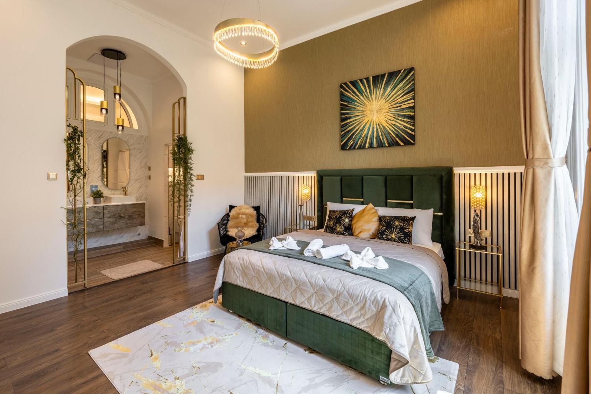 High-end Luxurious Quentin In The Heart Of *