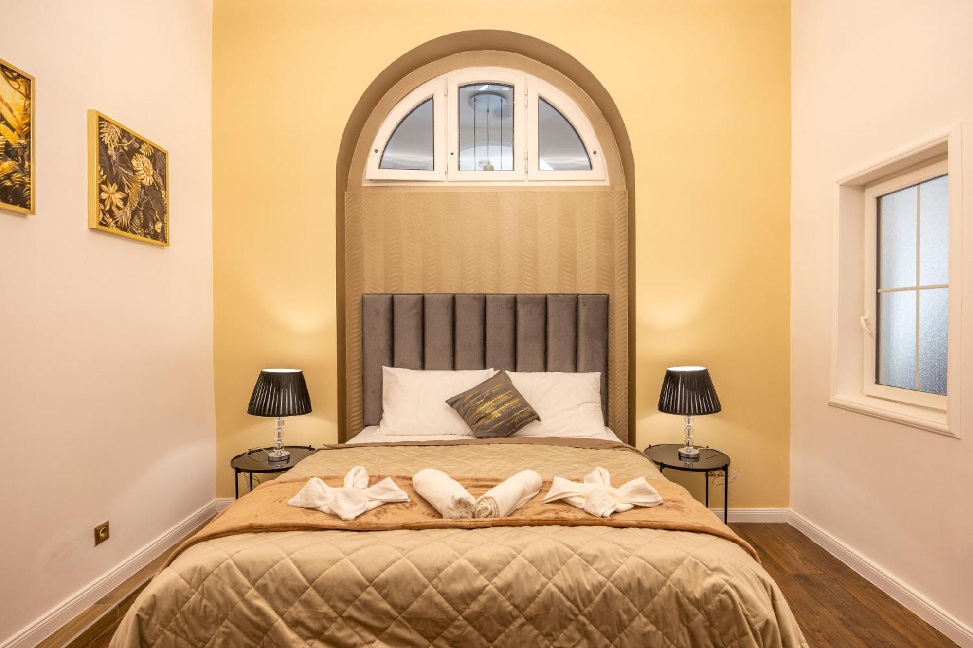High-end Luxurious Quentin In The Heart Of *