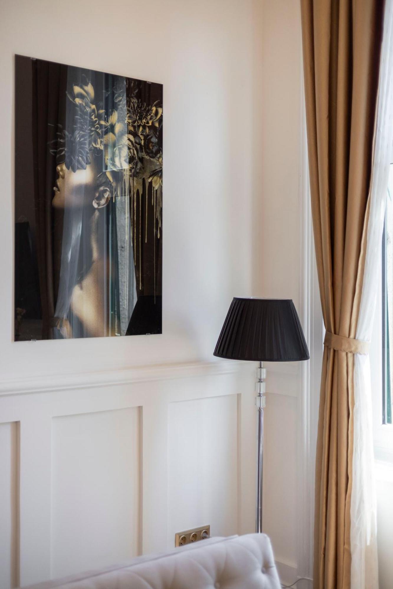 High-end Luxurious Quentin In The Heart Of Boedapest